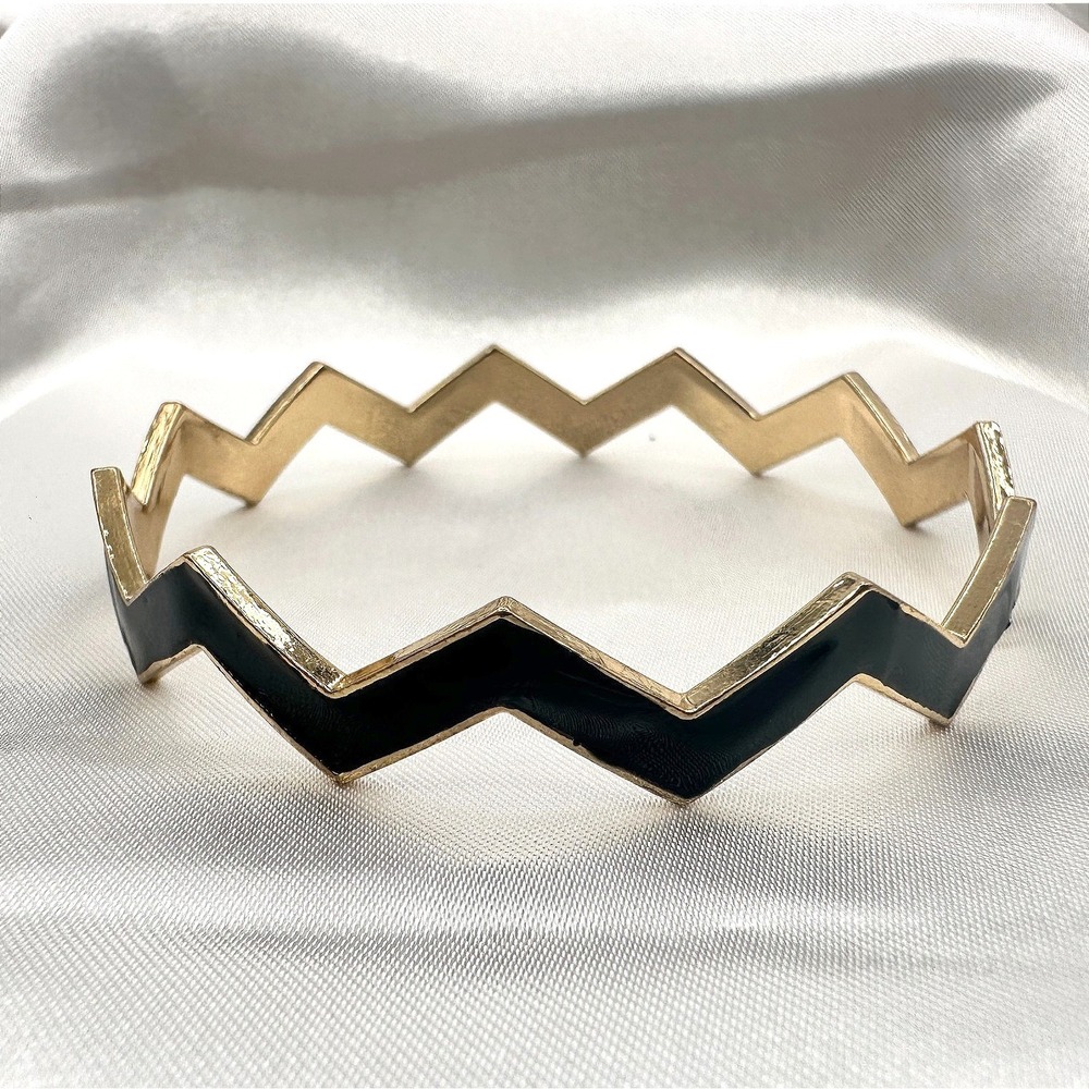 Vintage 80s Gold Tone Zig Zag Bangle Bracelet Black Enamel Geometric Mod Jewelry